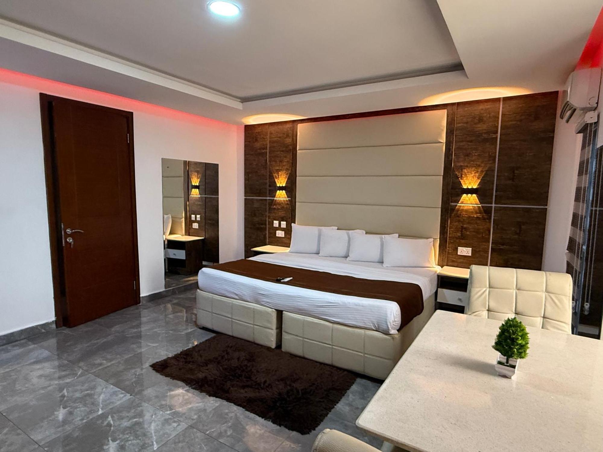 Presken Luxury Apartments Lagos Luaran gambar